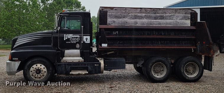image for item L1384 1988 Kenworth T600  dump truck