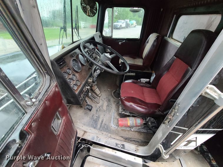 image for item L1384 1988 Kenworth T600  dump truck