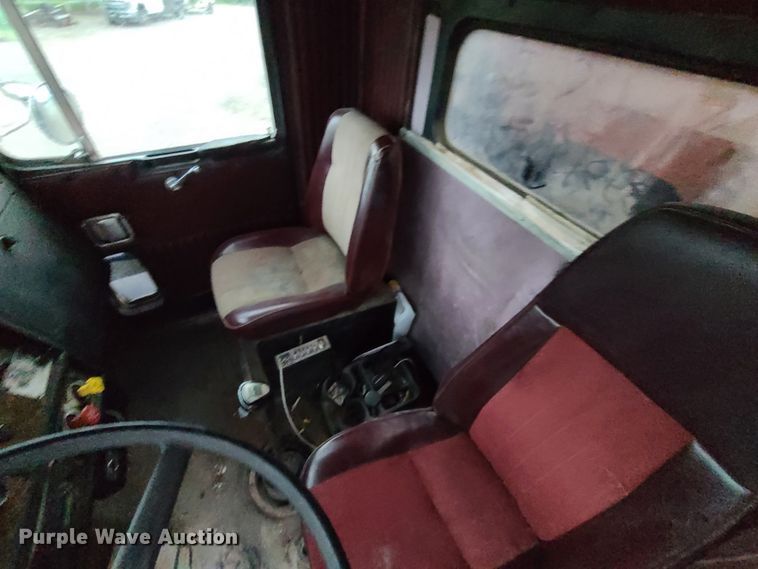 image for item L1384 1988 Kenworth T600  dump truck