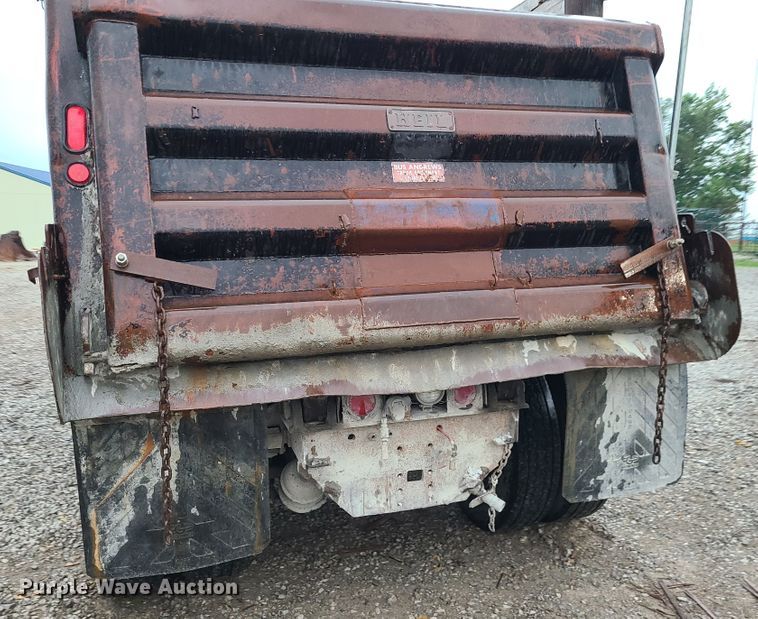 image for item L1384 1988 Kenworth T600  dump truck