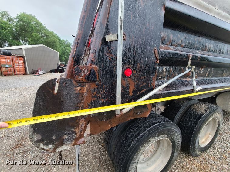 image for item L1384 1988 Kenworth T600  dump truck