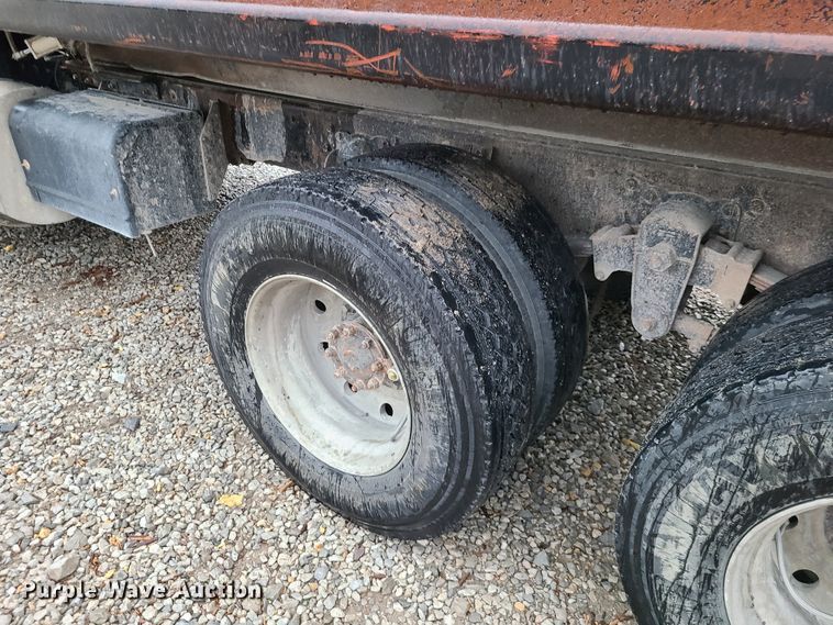 image for item L1384 1988 Kenworth T600  dump truck