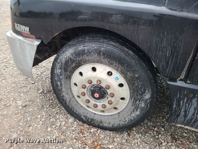 image for item L1384 1988 Kenworth T600  dump truck