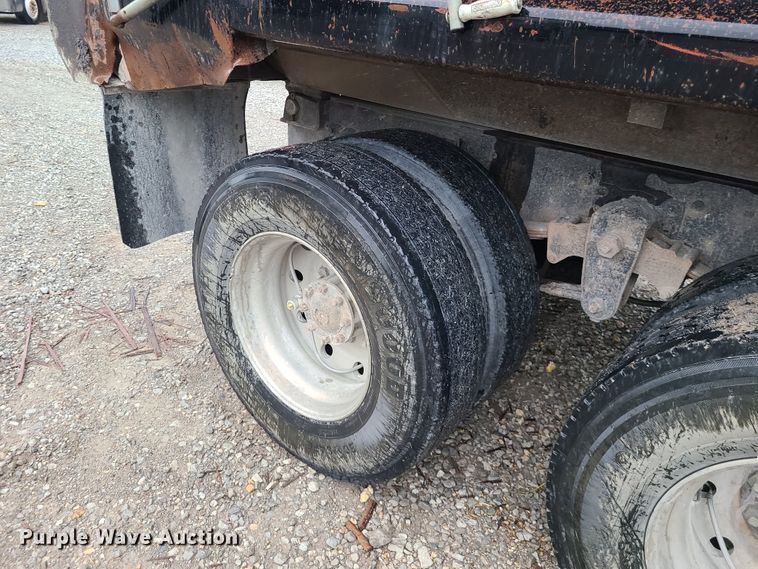 image for item L1384 1988 Kenworth T600  dump truck