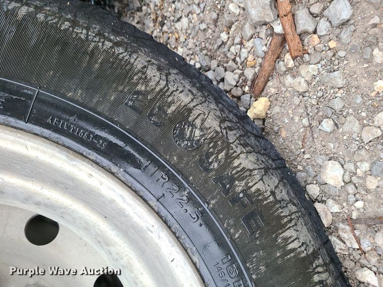 image for item L1384 1988 Kenworth T600  dump truck