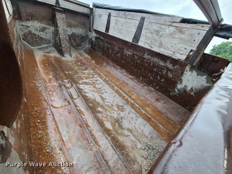 image for item L1384 1988 Kenworth T600  dump truck