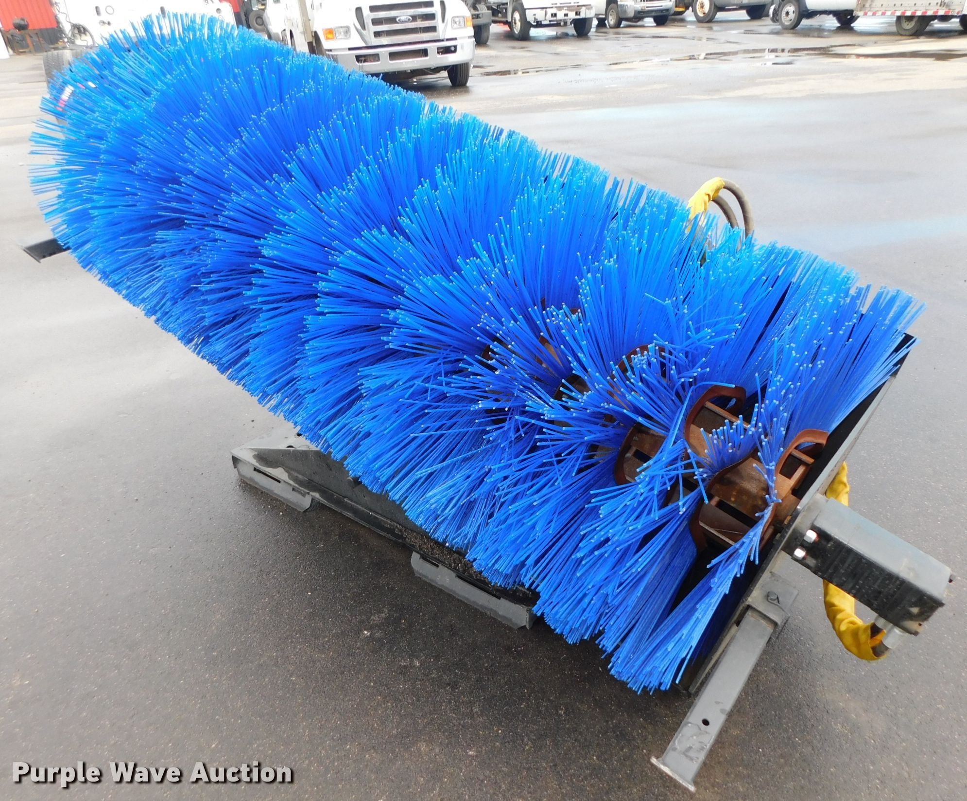 2021 72"W skid steer broom in Waterloo, NE Item HX9456 sold Purple Wave