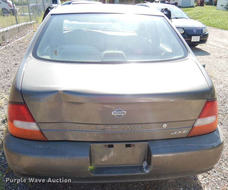 image for item DG0794 1998 Nissan Altima
