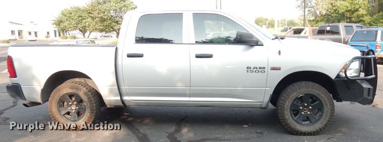 image for item DG0815 2017 Dodge Ram 1500  Crew Cab pickup truck