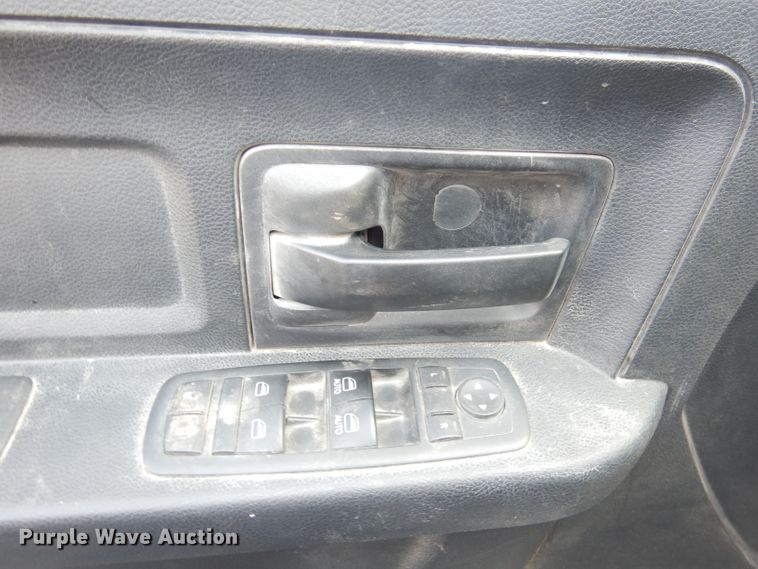 image for item DG0815 2017 Dodge Ram 1500  Crew Cab pickup truck