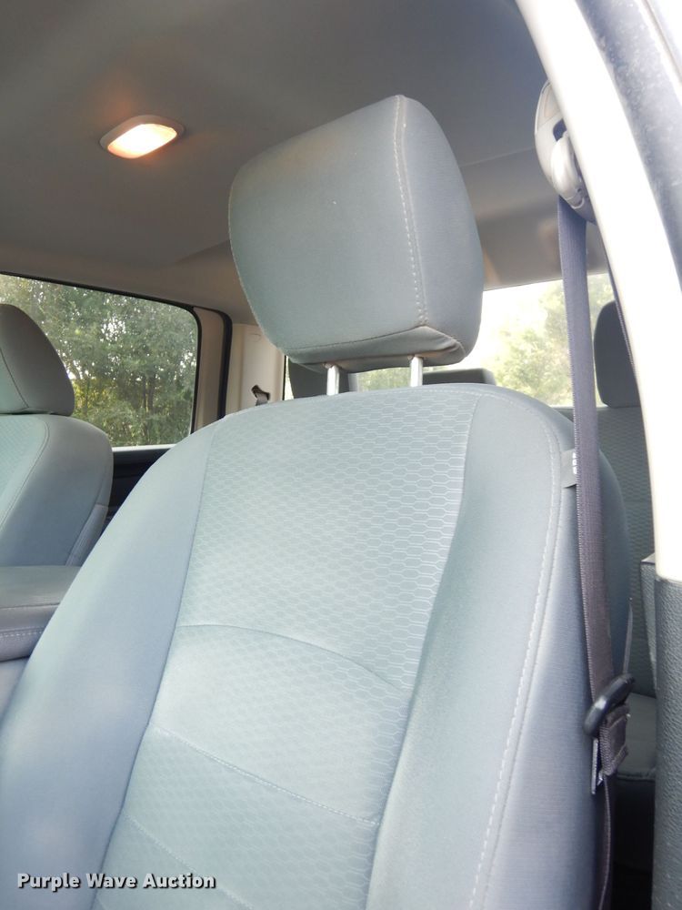 image for item DG0815 2017 Dodge Ram 1500  Crew Cab pickup truck