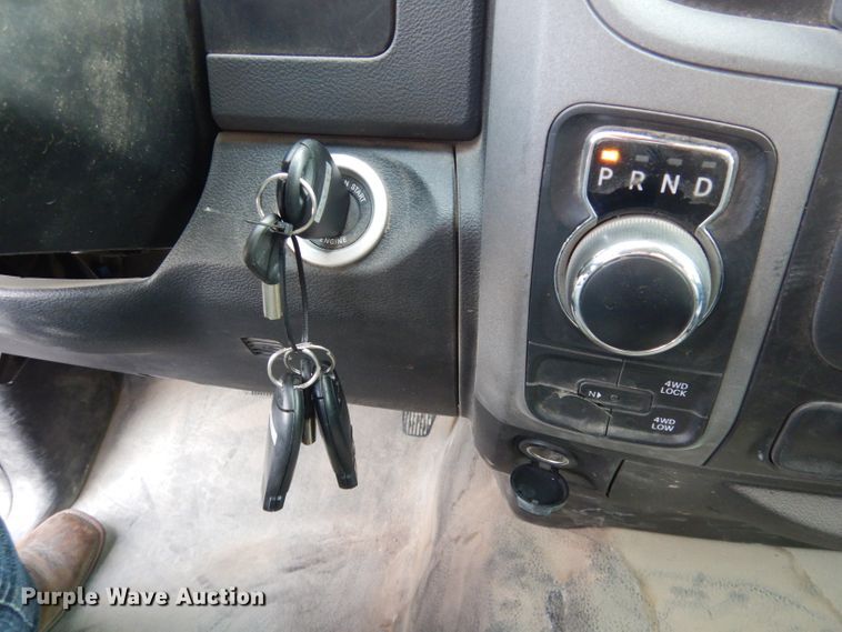 image for item DG0815 2017 Dodge Ram 1500  Crew Cab pickup truck