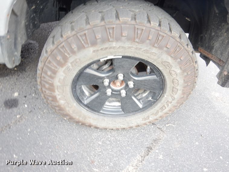 image for item DG0815 2017 Dodge Ram 1500  Crew Cab pickup truck