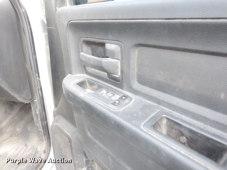 image for item DG0815 2017 Dodge Ram 1500  Crew Cab pickup truck