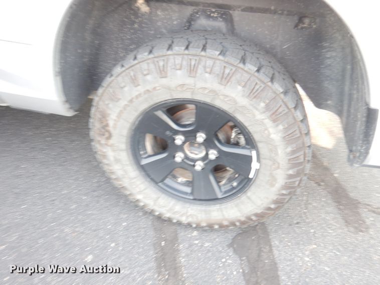 image for item DG0815 2017 Dodge Ram 1500  Crew Cab pickup truck