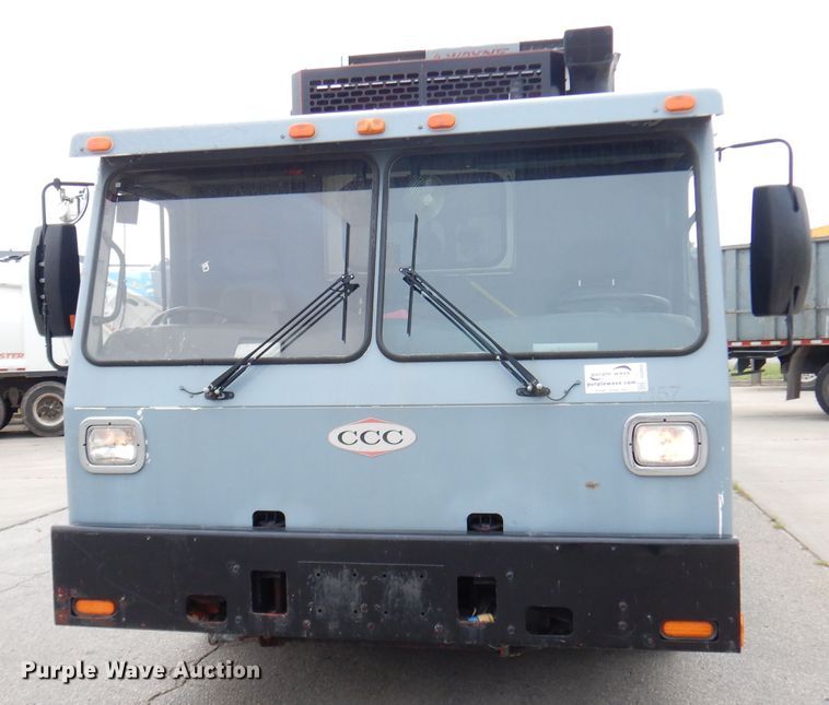 image for item DG0855 2011 Crane Carrier LET2-26-UNK  refuse truck