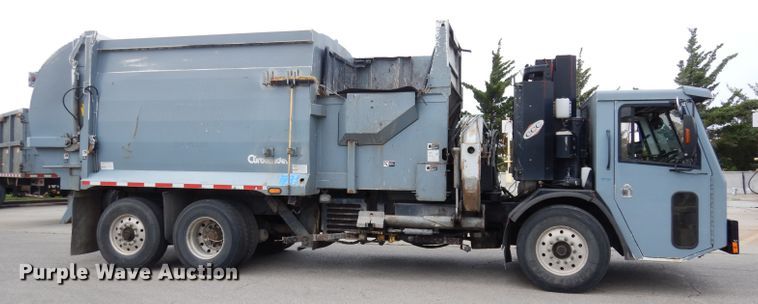 image for item DG0855 2011 Crane Carrier LET2-26-UNK  refuse truck