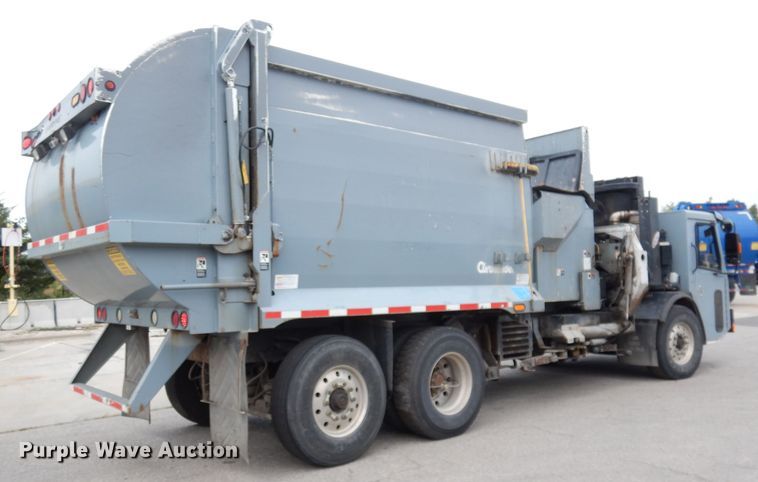 image for item DG0855 2011 Crane Carrier LET2-26-UNK  refuse truck