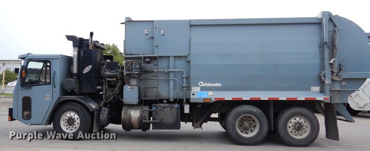 image for item DG0855 2011 Crane Carrier LET2-26-UNK  refuse truck