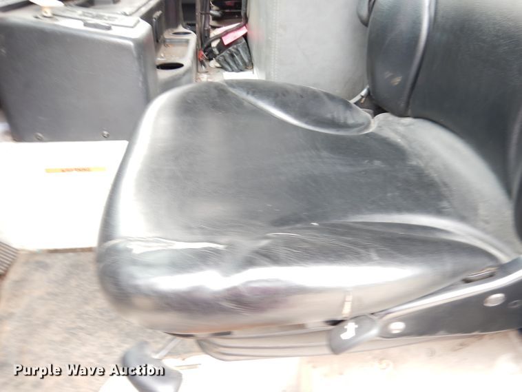 image for item DG0855 2011 Crane Carrier LET2-26-UNK  refuse truck