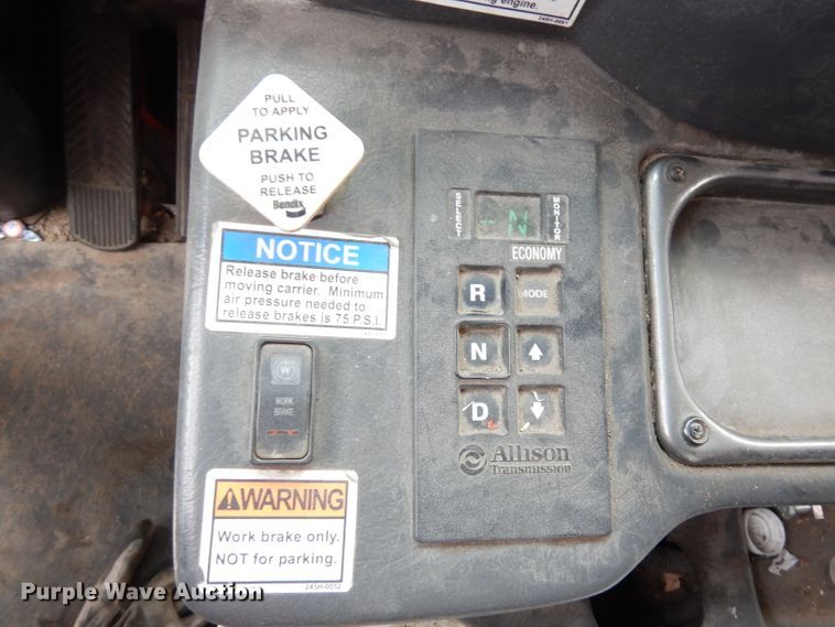 image for item DG0855 2011 Crane Carrier LET2-26-UNK  refuse truck