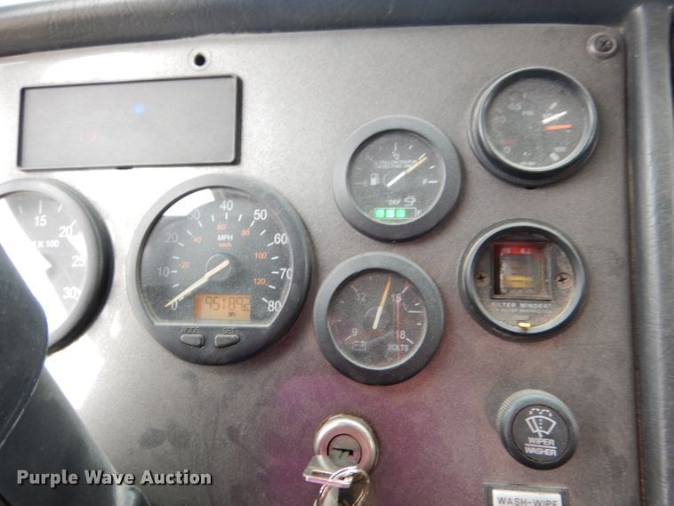 image for item DG0855 2011 Crane Carrier LET2-26-UNK  refuse truck