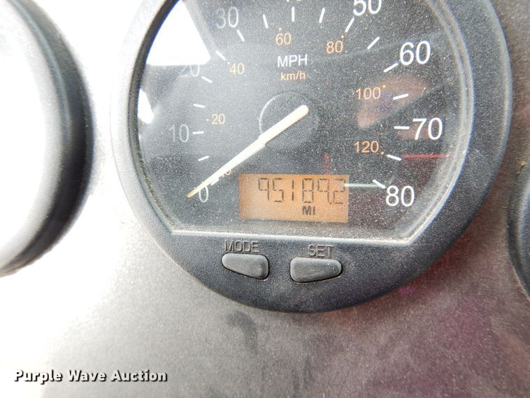 image for item DG0855 2011 Crane Carrier LET2-26-UNK  refuse truck