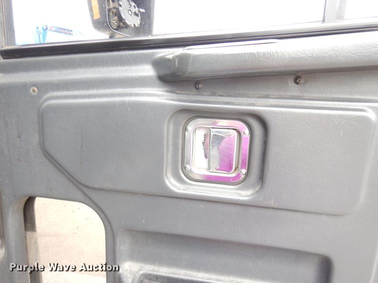 image for item DG0855 2011 Crane Carrier LET2-26-UNK  refuse truck