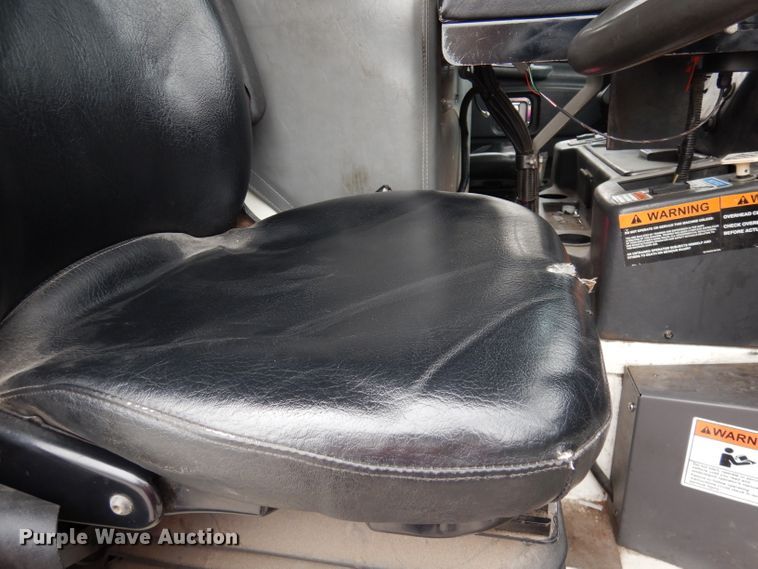 image for item DG0855 2011 Crane Carrier LET2-26-UNK  refuse truck