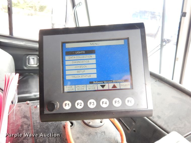 image for item DG0855 2011 Crane Carrier LET2-26-UNK  refuse truck