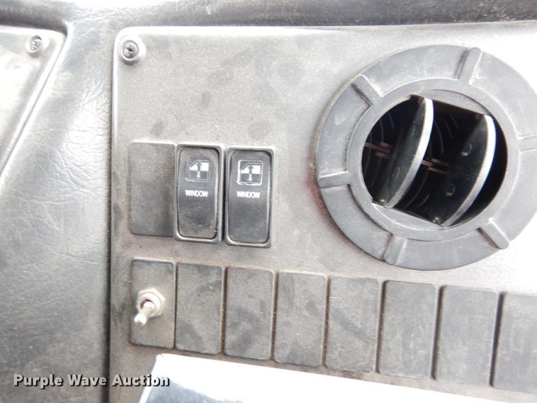 image for item DG0855 2011 Crane Carrier LET2-26-UNK  refuse truck