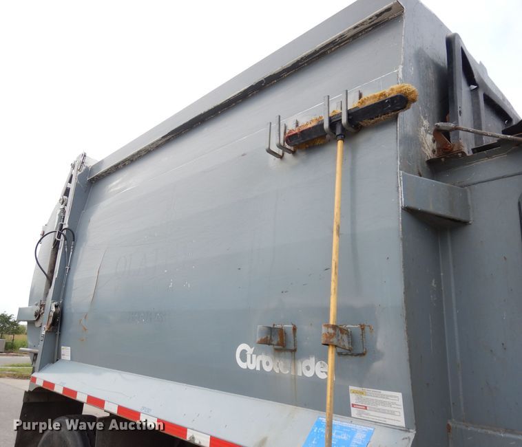 image for item DG0855 2011 Crane Carrier LET2-26-UNK  refuse truck