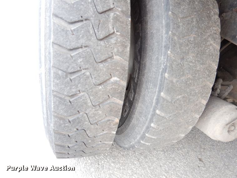 image for item DG0855 2011 Crane Carrier LET2-26-UNK  refuse truck