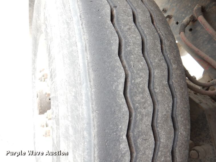 image for item DG0855 2011 Crane Carrier LET2-26-UNK  refuse truck