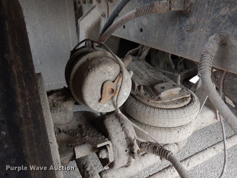 image for item DG0855 2011 Crane Carrier LET2-26-UNK  refuse truck