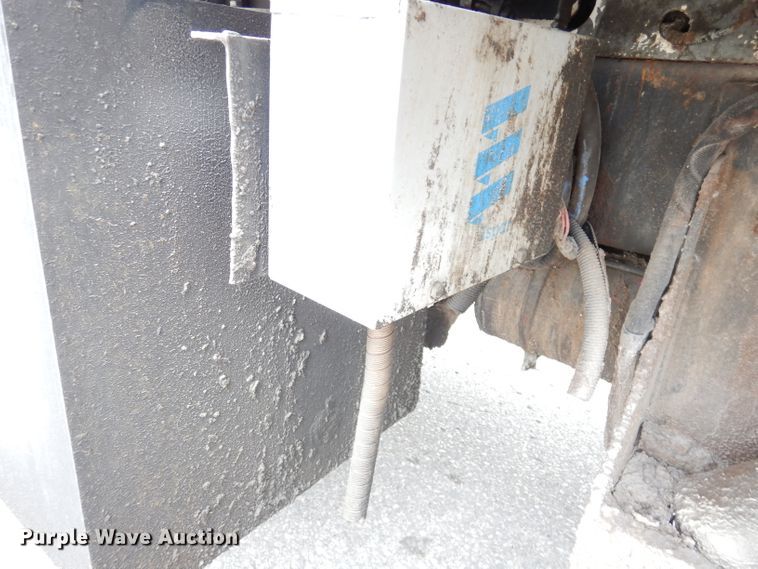 image for item DG0855 2011 Crane Carrier LET2-26-UNK  refuse truck