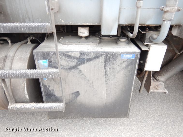 image for item DG0855 2011 Crane Carrier LET2-26-UNK  refuse truck