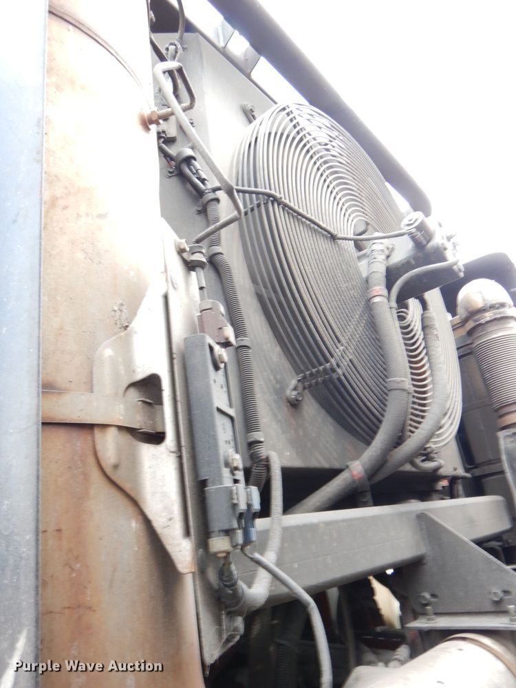 image for item DG0855 2011 Crane Carrier LET2-26-UNK  refuse truck