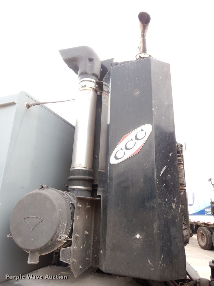 image for item DG0855 2011 Crane Carrier LET2-26-UNK  refuse truck