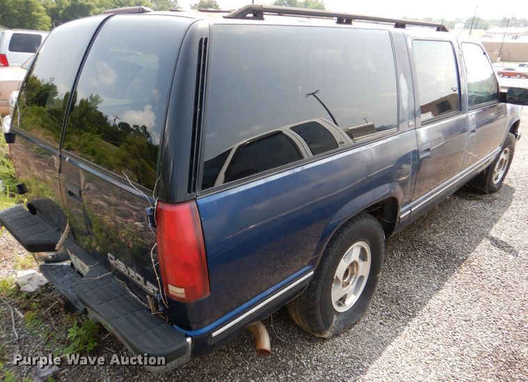 image for item DH2429 1994 Chevrolet Suburban K1500  SUV