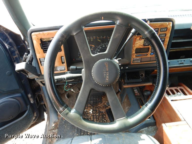 image for item DH2429 1994 Chevrolet Suburban K1500  SUV