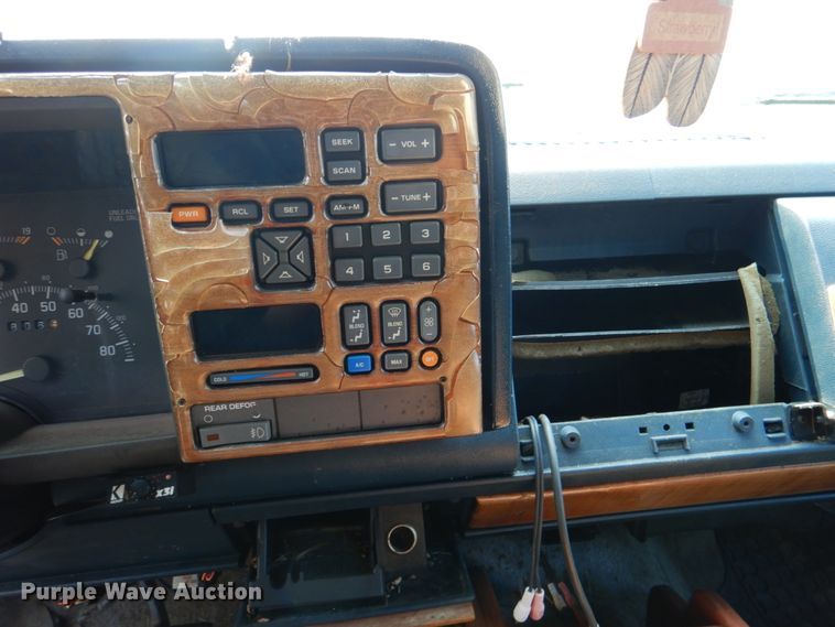 image for item DH2429 1994 Chevrolet Suburban K1500  SUV