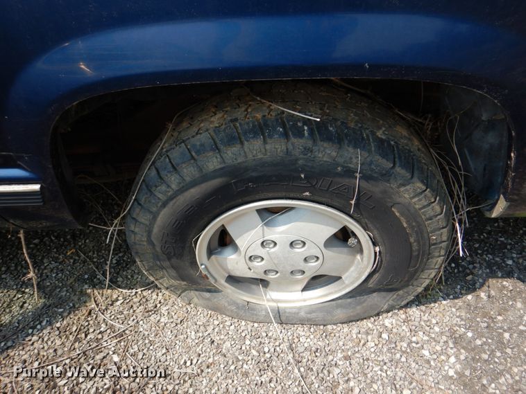 image for item DH2429 1994 Chevrolet Suburban K1500  SUV