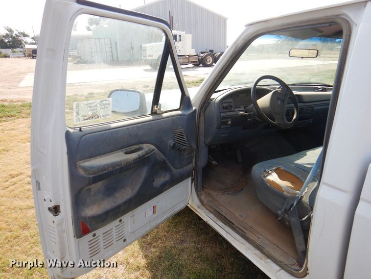 image for item DK8168 1993 Ford F150  pickup truck