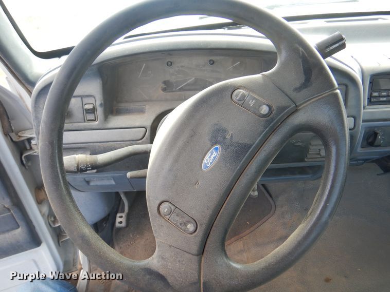 image for item DK8168 1993 Ford F150  pickup truck