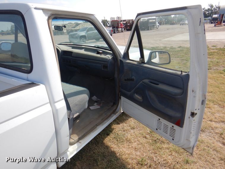 image for item DK8168 1993 Ford F150  pickup truck
