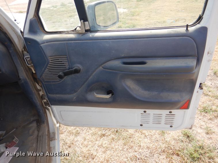 image for item DK8168 1993 Ford F150  pickup truck