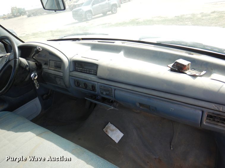 image for item DK8168 1993 Ford F150  pickup truck