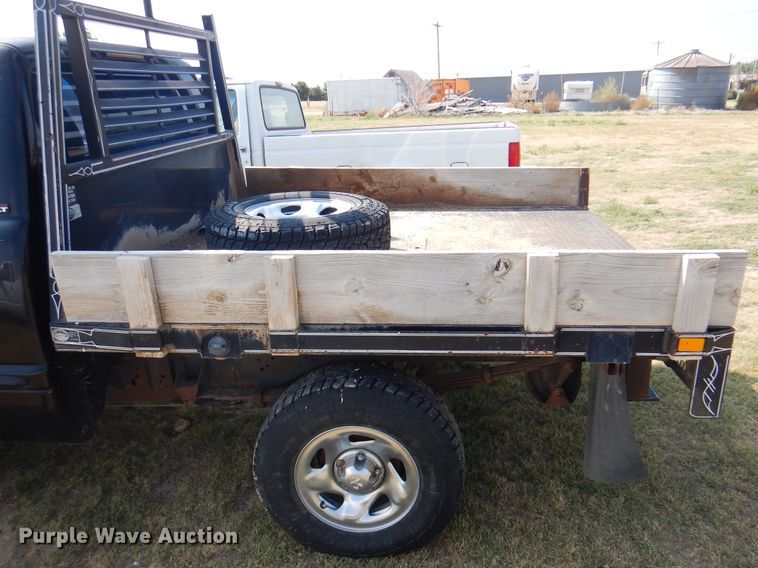 image for item DK8169 1999 Dodge Ram 1500  Club Cab flatbed pickup truck