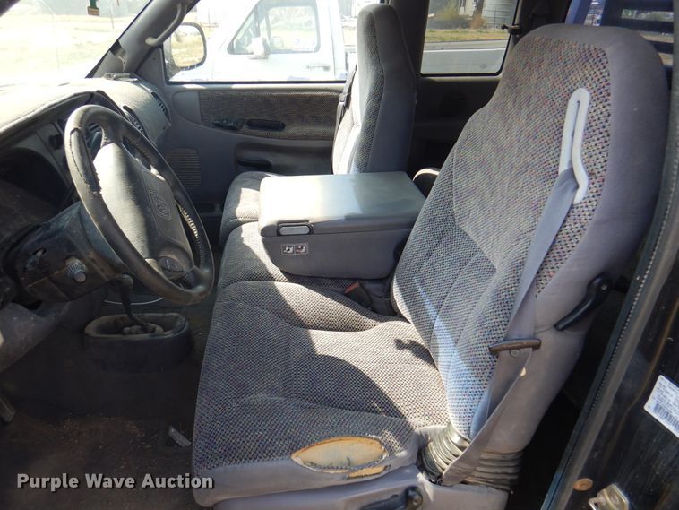 image for item DK8169 1999 Dodge Ram 1500  Club Cab flatbed pickup truck